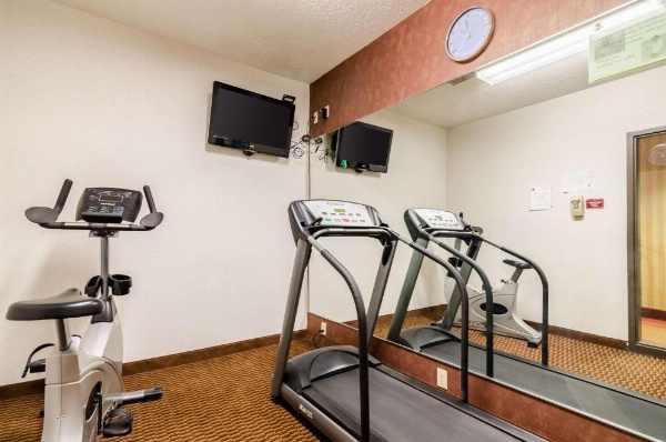 Quality Inn & Suites Manhattan image 30